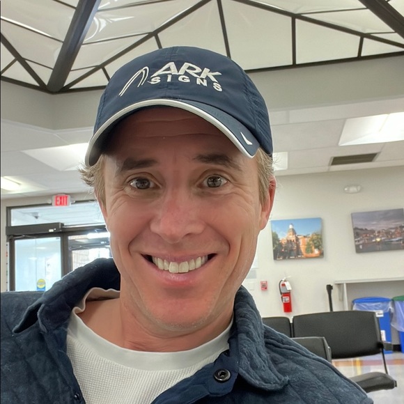 Profile Picture of Jeff Labrier (@jefflabrier) on Poshmark