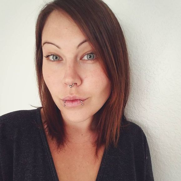 Profile Picture of Sam Ardaiz (@samardaiz) on Poshmark