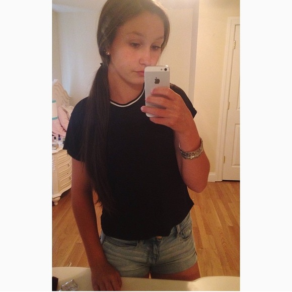 Profile Picture of Caitlyn Humann (@caitlynhumann) on Poshmark