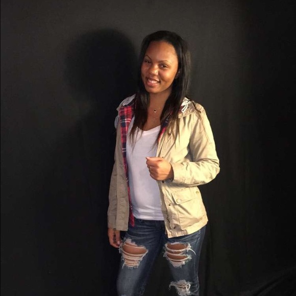 Profile Picture of Quanisha Carter (@quanishac13) on Poshmark