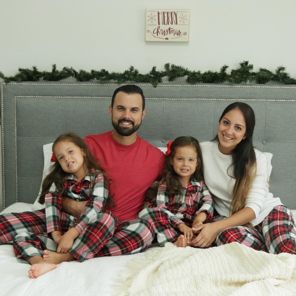 Profile Picture of Daniela Chirinos favarato (@danielacf24) on Poshmark