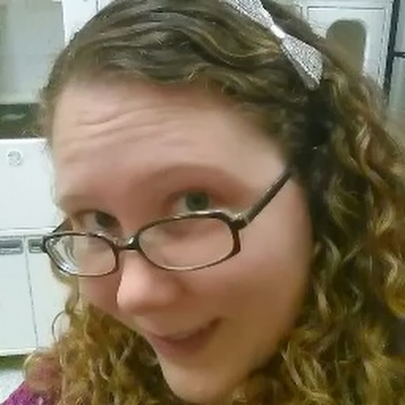 Profile Picture of Megan Baebler (@fishvetmeg) on Poshmark