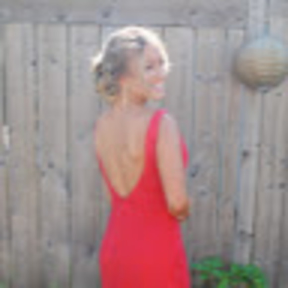 Profile Picture of Cassandra Macdonald (@cassandramac911) on Poshmark