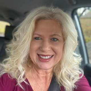 Profile Picture of Julia Emmert Simerly (@simerlyjulia) on Instagram