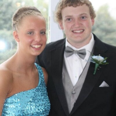 Profile Picture of Lydia DeVries (@lydiasue12) on Twitter