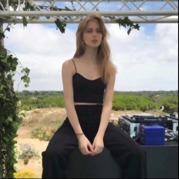 Profile Picture of Sadia Sadiajaxxon (@sadiajaxxon) on Poshmark