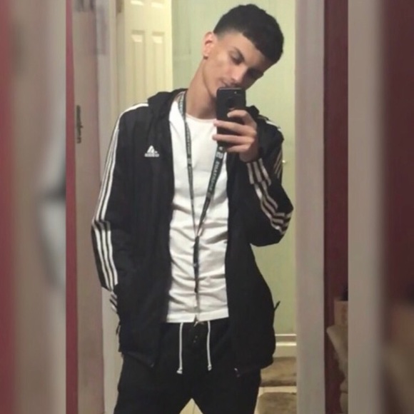 Profile Picture of Sal Alasad (@salehalasad21) on Poshmark