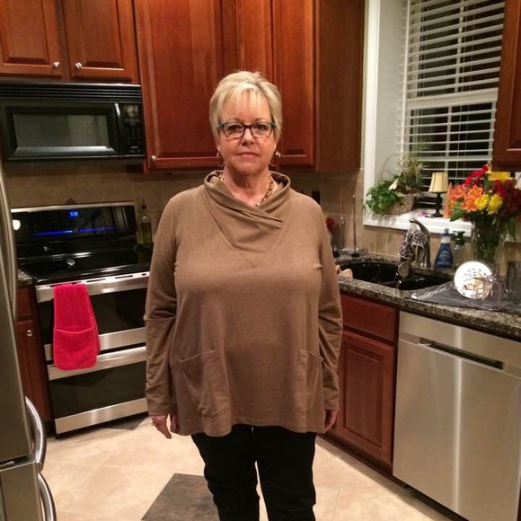 Profile Picture of Debra Long (@rnlong1978) on Poshmark