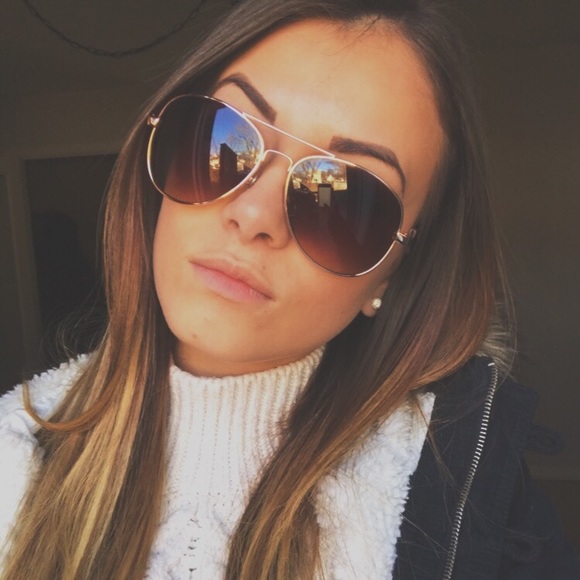 Profile Picture of Gabriella Sardella (@gabsardella17) on Poshmark