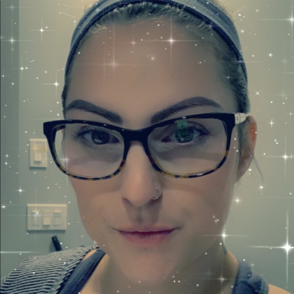 Profile Picture of Krista Mckinnon (@omph79) on Poshmark