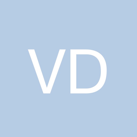 Profile Picture of Vyushti Dehariya (@vyu313) on Poshmark