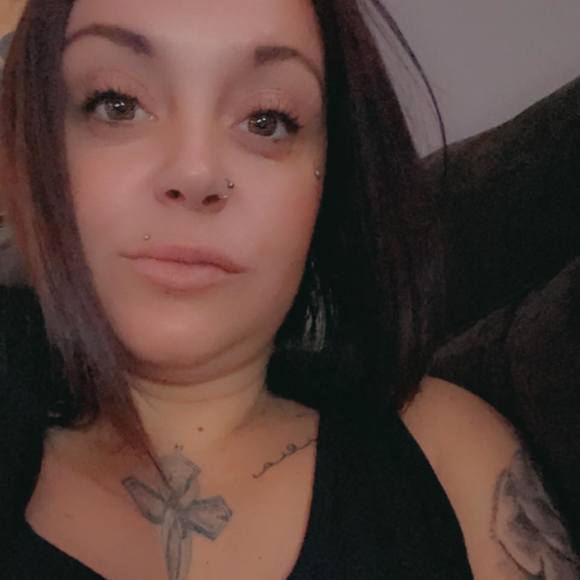 Profile Picture of Jade La mar (@jadelamar1908) on Poshmark