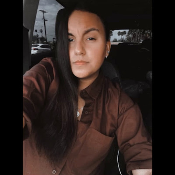 Profile Picture of Christina Solis (@christinasol182) on Poshmark