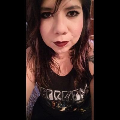 Profile Picture of Lorelei (@ADropInTheRainn) on Twitter