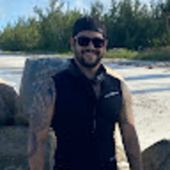 Profile Picture of Ben Mccallum (@benmccallum) on Poshmark