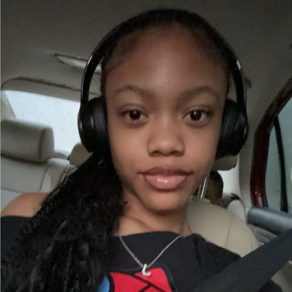 Profile Picture of Jordyn White (@jordynwhite306) on Poshmark