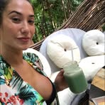 Profile Picture of Tiff Jessie (@Tiff-Jessie) on Facebook