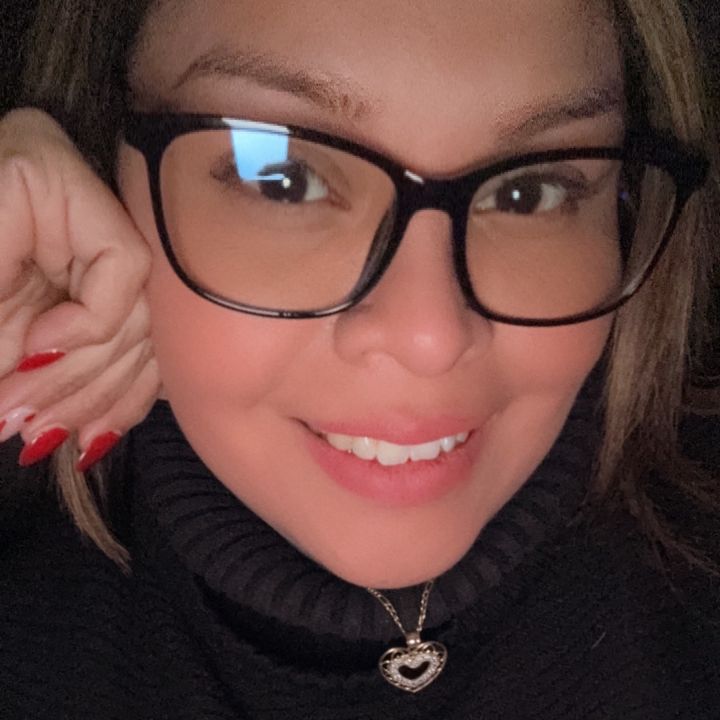 Profile Picture of Dina Reveles (@dinareveles) on Tiktok