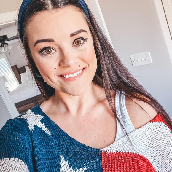 Profile Picture of Courtney Coolahan (@ccoolah) on Poshmark