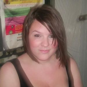 Profile Picture of Danielle Barker (@rigginslivesinmyeye) on Myspace