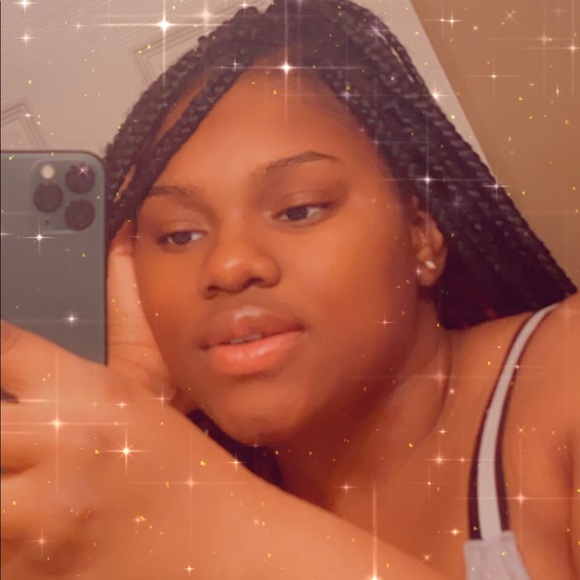 Profile Picture of Cazandria Foreshaw (@zsocrazy) on Poshmark