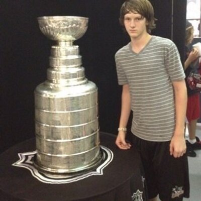 Profile Picture of Josh Thies (@canadiansharkie) on Twitter