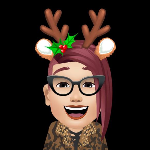 Profile Picture of Kim Brumfield (@kim_brumfield) on Poshmark