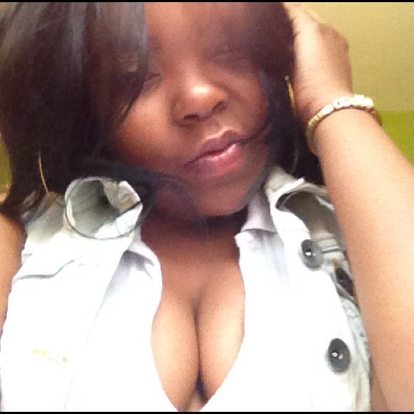 Profile Picture of Andrea Kearney (@dr3ak) on Poshmark