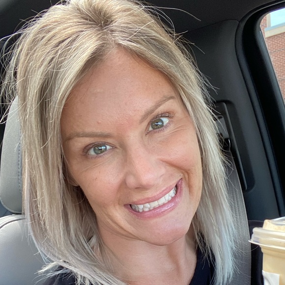 Profile Picture of Christine Sawicki (@crathsack78) on Poshmark