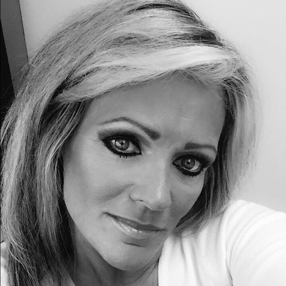 Profile Picture of Tammy Burke (@tammyjohn16) on Poshmark
