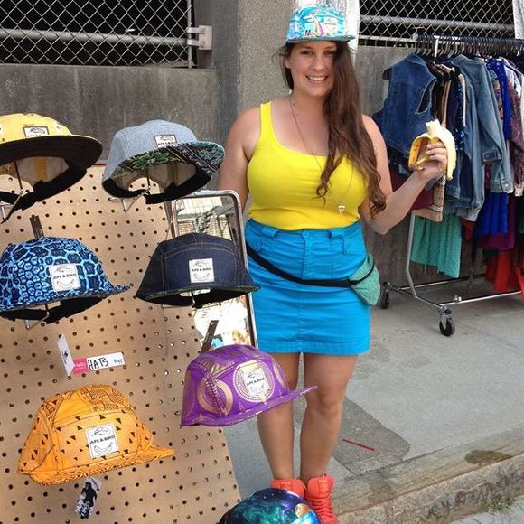 Profile Picture of April Gramolini (@aprilgramolini) on Poshmark