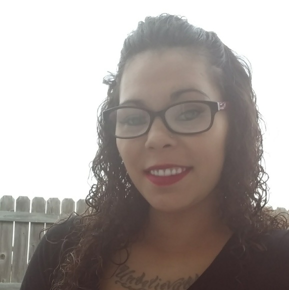 Profile Picture of Crystal Marsh (@findsbycpm) on Poshmark