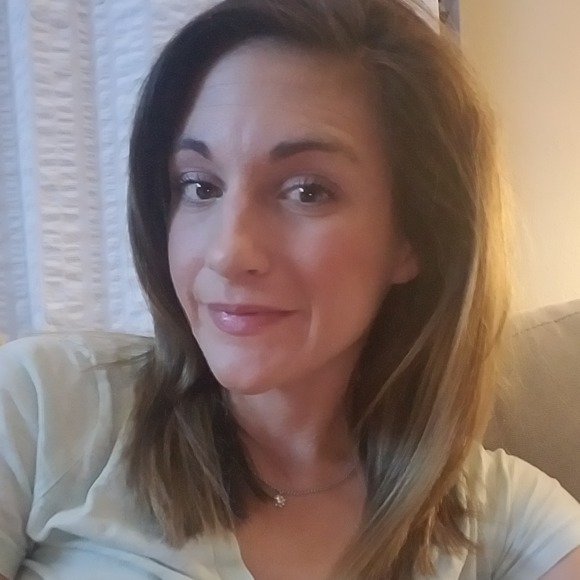 Profile Picture of Julianne Braudis (@jtbraudis08) on Poshmark