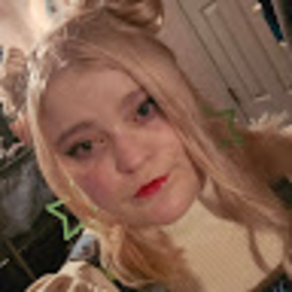 Profile Picture of Kayla marcantelli Marcantelli (@mkmarcantelli) on Poshmark