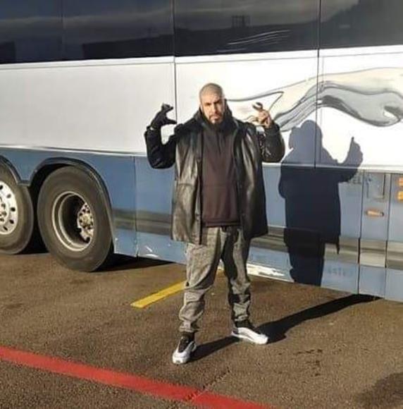 Profile Picture of Joseph Rizzo (@joseph_rizzo) on Poshmark