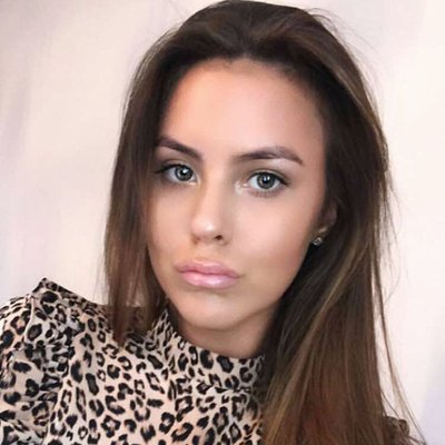 Profile Picture of Mol (@MollieSmith3) on Twitter