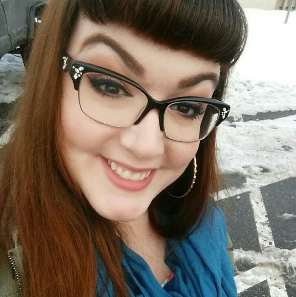 Profile Picture of Aleasha Moody (@hisbettie) on Poshmark