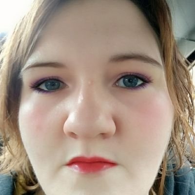 Profile Picture of Heather Pilcher (@heatherhypnotic) on Twitter