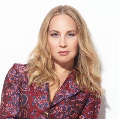 Profile Picture of Kelly Karbacz (@KellyKarbacz) on Twitter