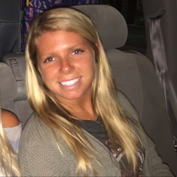 Profile Picture of Kylie Giedemann (@kylieg10) on Poshmark