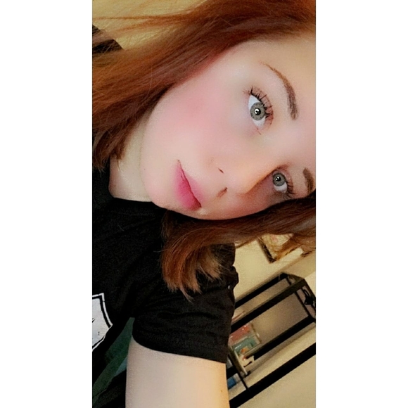 Profile Picture of Kaela Overocker (@kaelaoverocker) on Poshmark