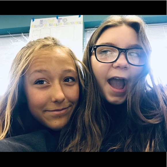 Evvi Etlick - Poshmark Profile Picture of Evvi Etlick (@evvietlick) on Poshmark