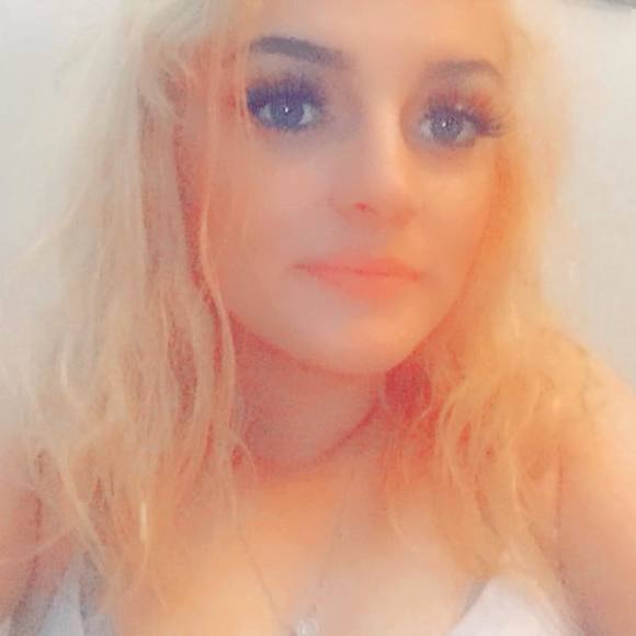 Profile Picture of Miranda Holbrook (@mirandalashay62) on Poshmark