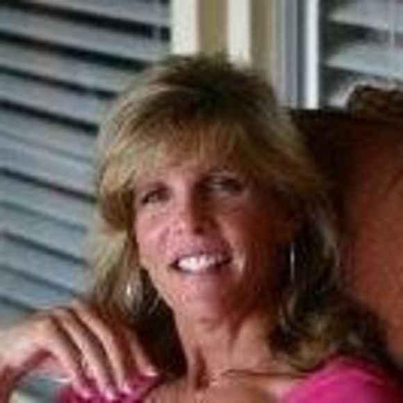 Profile Picture of Kristin Gehrmann daharb (@kdaharb) on Poshmark