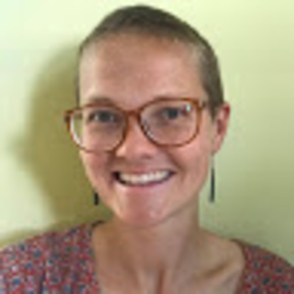 Profile Picture of Amelia Swinton (@ameliaswinton) on Poshmark