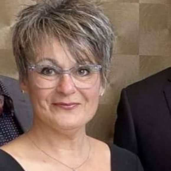 Profile Picture of Michelle Hogberg (@michellehogberg) on Poshmark