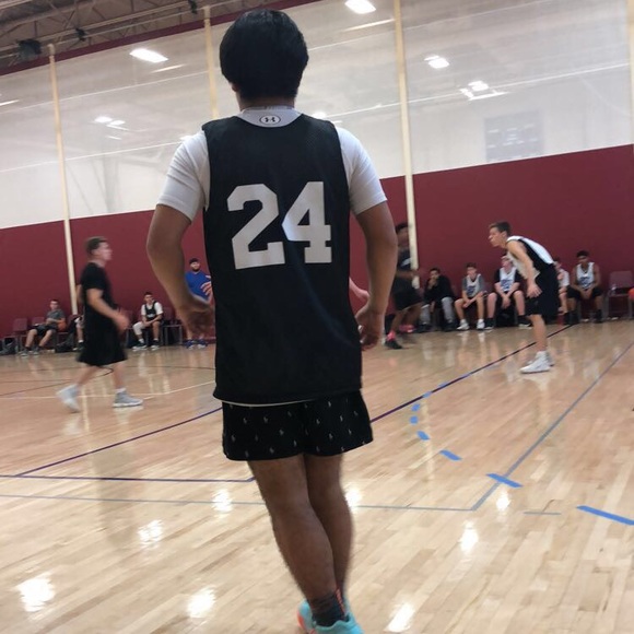 Profile Picture of Brian Alves (@balves30) on Poshmark