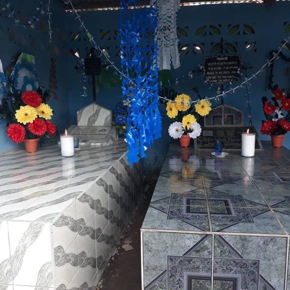 Profile Picture of Chacon Reyes (@luzbyaxel327) on Poshmark