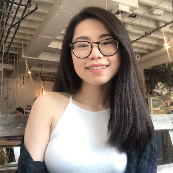 Profile Picture of Connie Zhu (@itsconnieee) on Poshmark