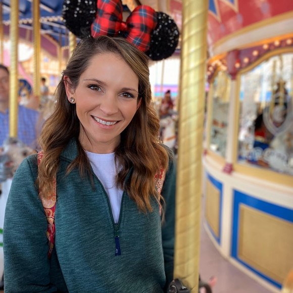 Profile Picture of Carissa Popson (@carissaj88) on Poshmark